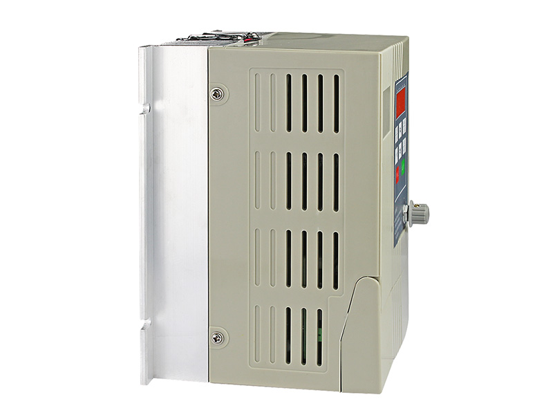 4000H通用變頻器，變頻器三相380V，變頻器廠家，電機(jī)變頻器